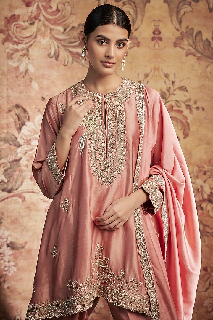 Peach Silk Zari Embroidered Paneled Kurta Set by Jayanti Reddy at Pernia's Pop Up Shop