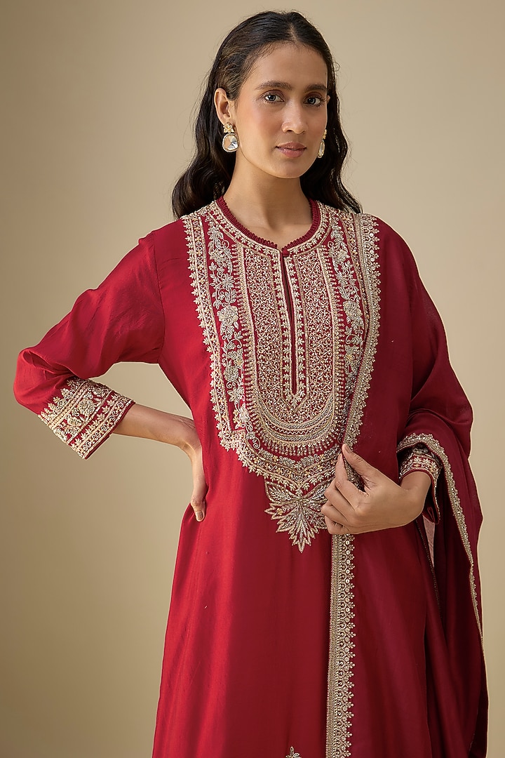 Red Silk Zardosi Embroidered Kurta Set by Jayanti Reddy at Pernia's Pop Up Shop