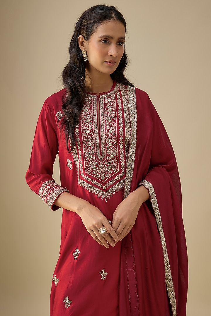Red Silk Zardosi Embroidered Kurta Set by Jayanti Reddy at Pernia's Pop Up Shop