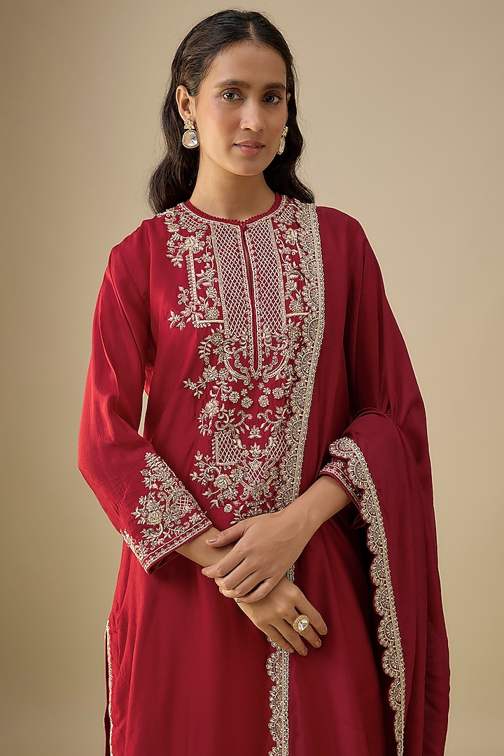 Red Silk Zardosi Embroidered Kurta Set by Jayanti Reddy at Pernia's Pop Up Shop