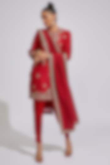 Red Silk Embroidered Kurta Set by Jayanti Reddy