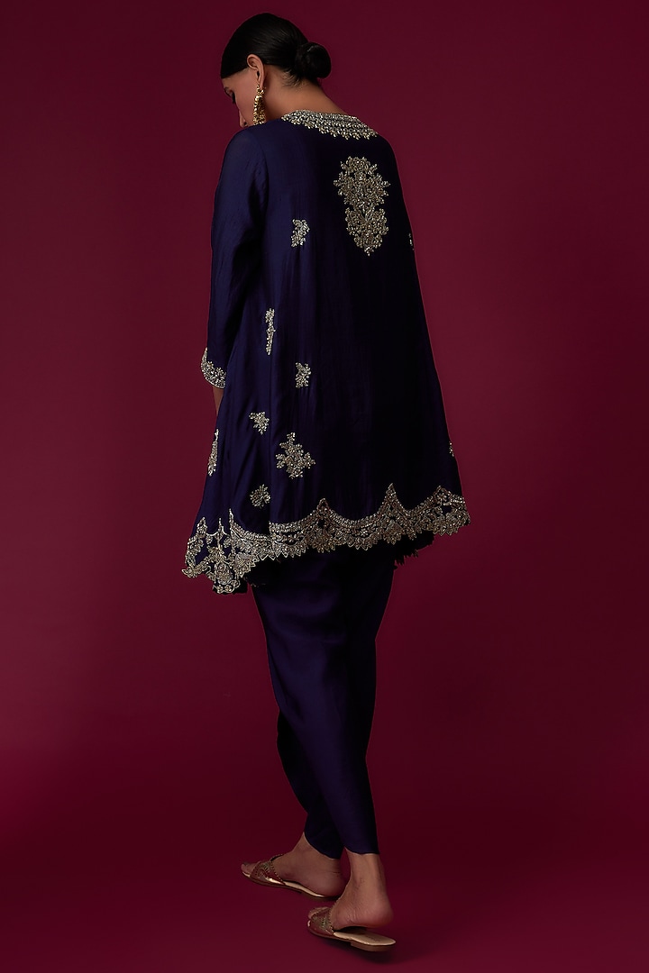 Purple Silk Embroidered Kurta Set by Jayanti Reddy at Pernia's Pop Up Shop