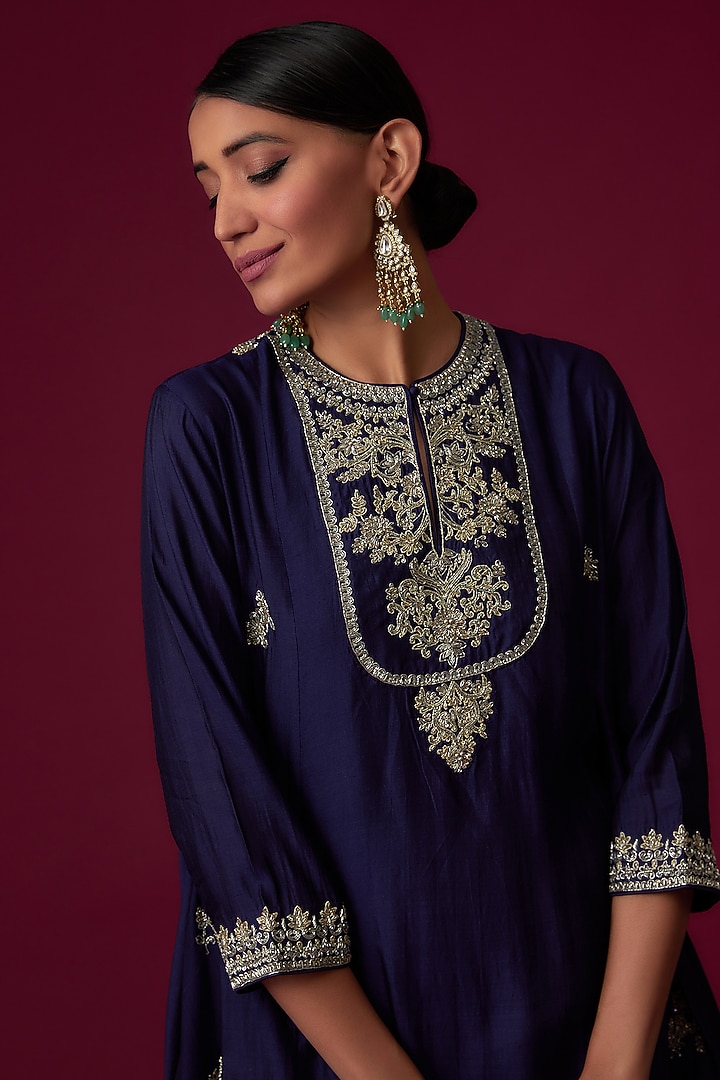 Purple Silk Embroidered Kurta Set by Jayanti Reddy at Pernia's Pop Up Shop