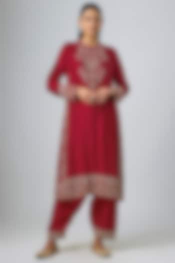 Red Silk Zardosi Embroidered Kurta Set by Jayanti Reddy at Pernia's Pop Up Shop