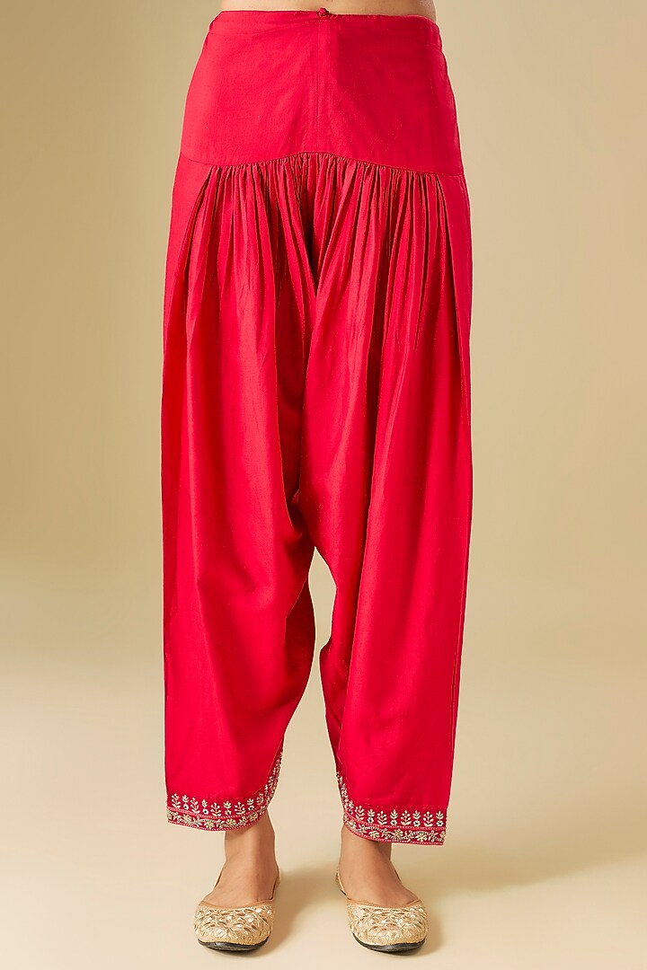 Red Silk Zardosi Embroidered Kurta Set by Jayanti Reddy at Pernia's Pop Up Shop