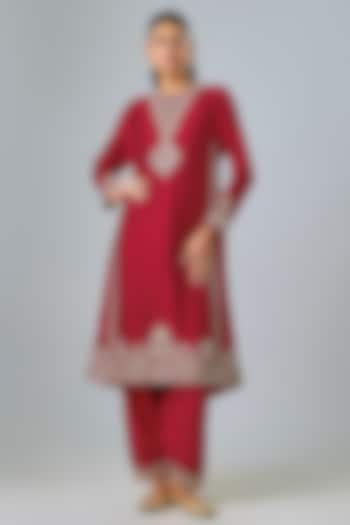 Red Silk Zardosi Embroidered Kurta Set by Jayanti Reddy at Pernia's Pop Up Shop