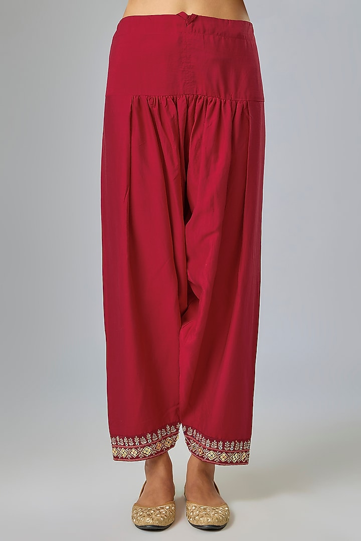 Red Silk Zardosi Embroidered Kurta Set by Jayanti Reddy at Pernia's Pop Up Shop