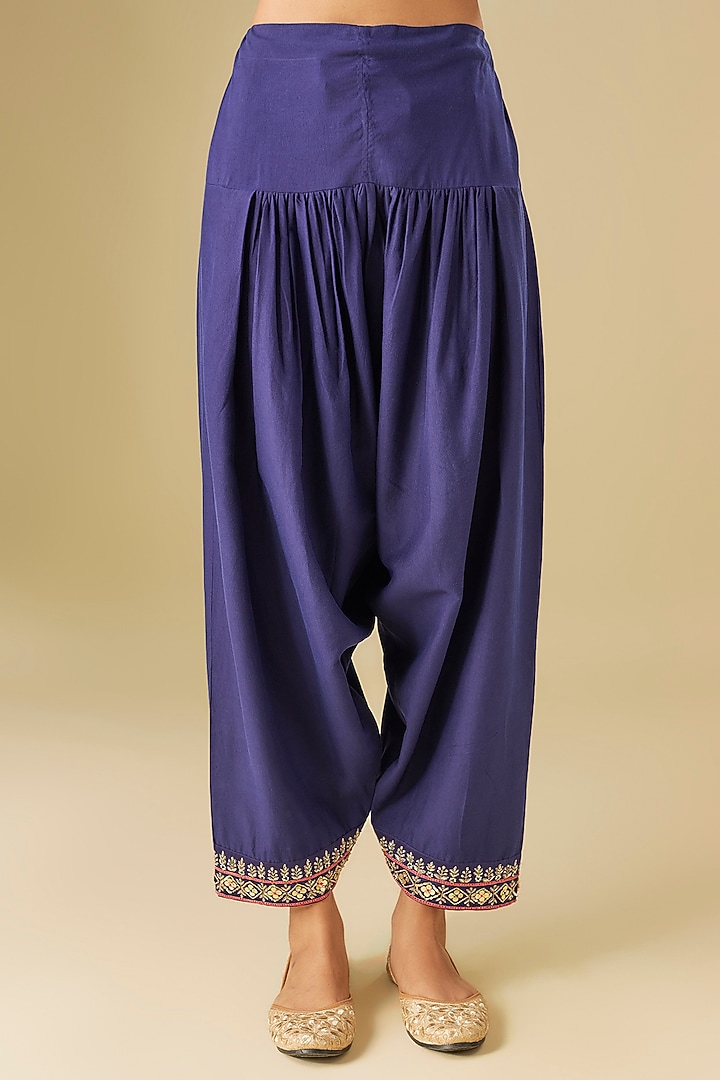 Purple Silk Zardosi Embroidered Kurta Set by Jayanti Reddy at Pernia's Pop Up Shop