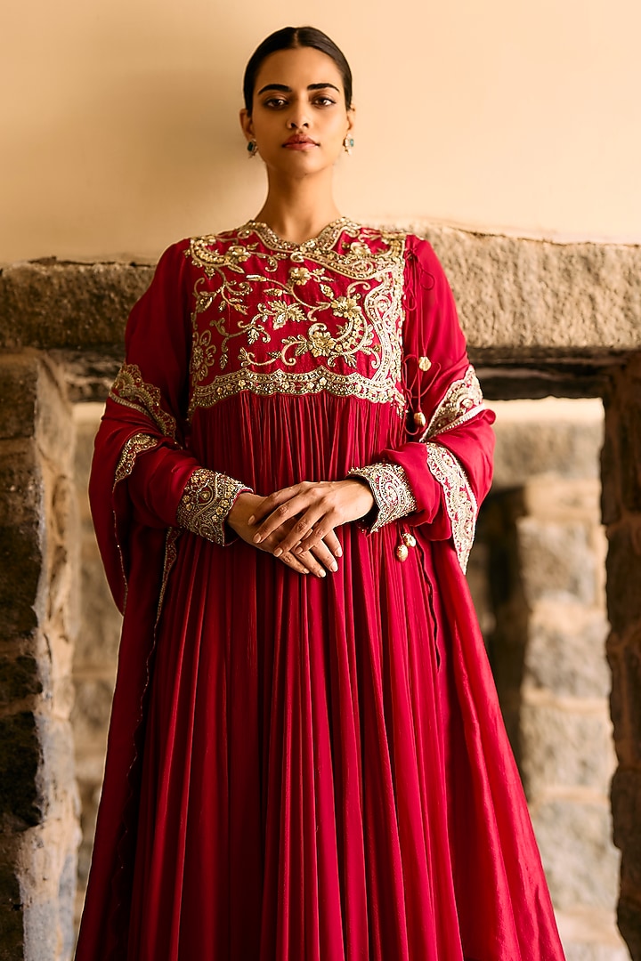 Red Raw Silk Zardosi Embroidered Bridal Anarkali Set by Jayanti Reddy at Pernia's Pop Up Shop