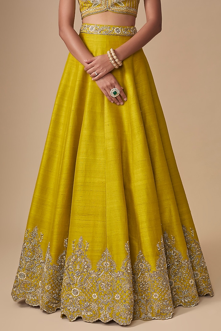 Mustard Raw Silk Zardosi Embroidered Bridal Lehenga Set by Jayanti Reddy at Pernia's Pop Up Shop