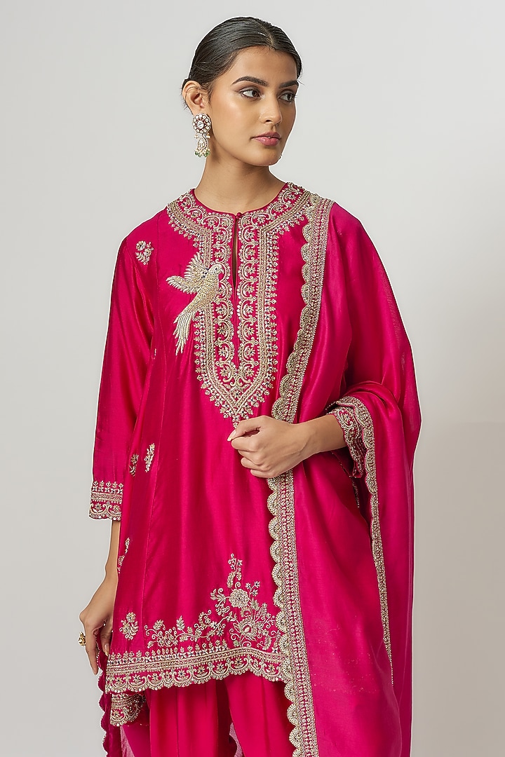 Pink Silk Zari Bird Embroidered Kurta Set by Jayanti Reddy at Pernia's Pop Up Shop