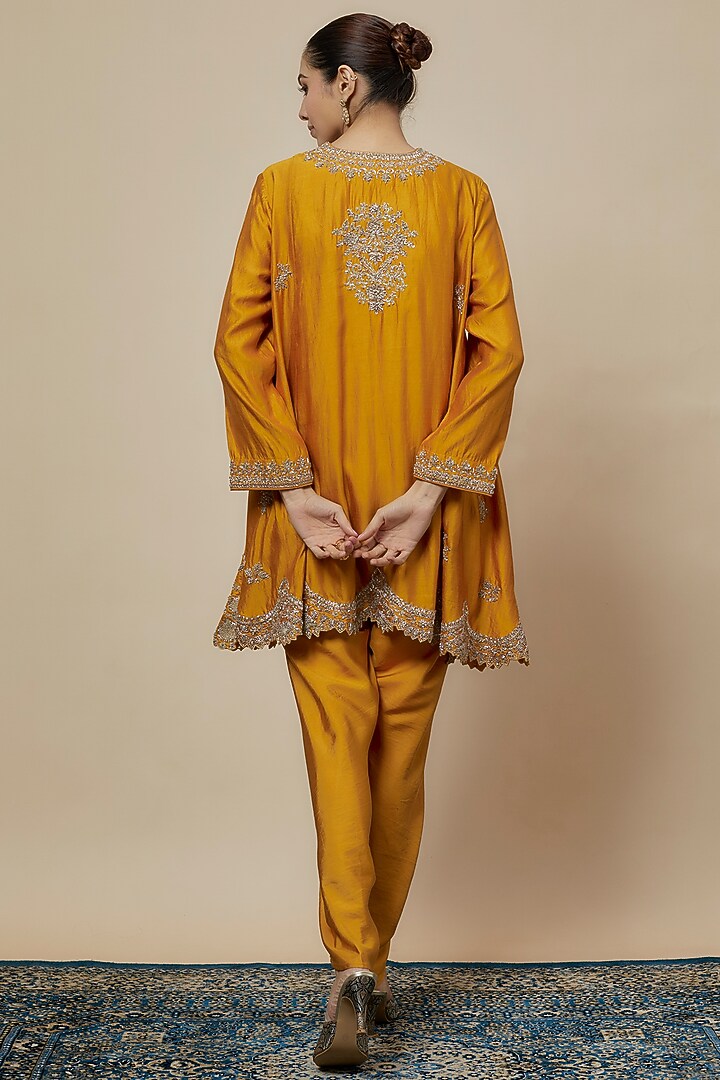 Mango Yellow Silk Zari Embroidered Tunic Set by Jayanti Reddy at Pernia's Pop Up Shop