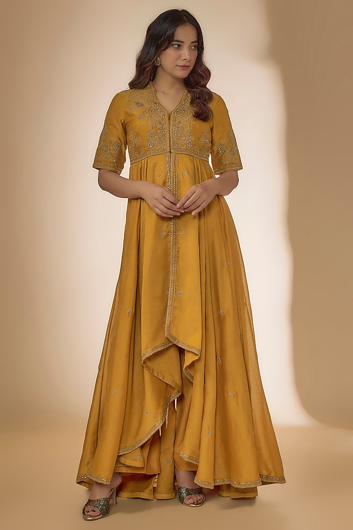 Mango Yellow Silk Zari Embroidered High-Low Kurta Set by Jayanti Reddy at Pernia's Pop Up Shop