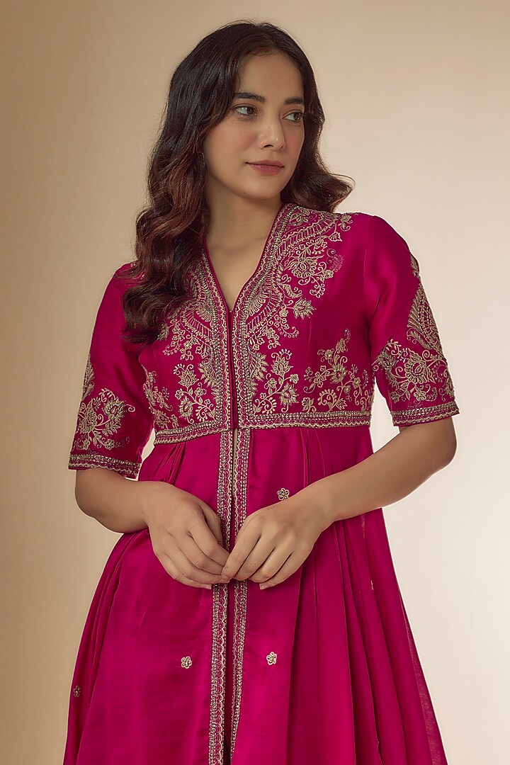 Rani Pink Silk Zari Embroidered High-Low Kurta Set by Jayanti Reddy at Pernia's Pop Up Shop