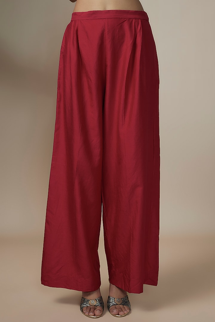 Red Silk Zari Embroidered Wedding Anarkali Set by Jayanti Reddy at Pernia's Pop Up Shop