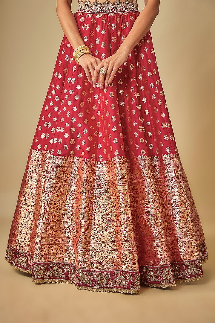 Red Banarasi Zardosi Embroidered Bridal Lehenga Set by Jayanti Reddy at Pernia's Pop Up Shop