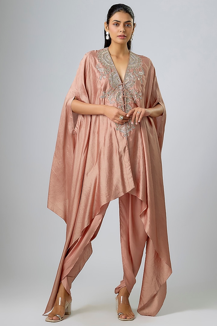 Peach Silk Zardosi Embroidered Cape Set by Jayanti Reddy at Pernia's Pop Up Shop