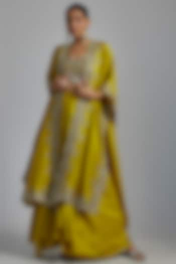 Mustard Silk Embroidered Cape Set by Jayanti Reddy