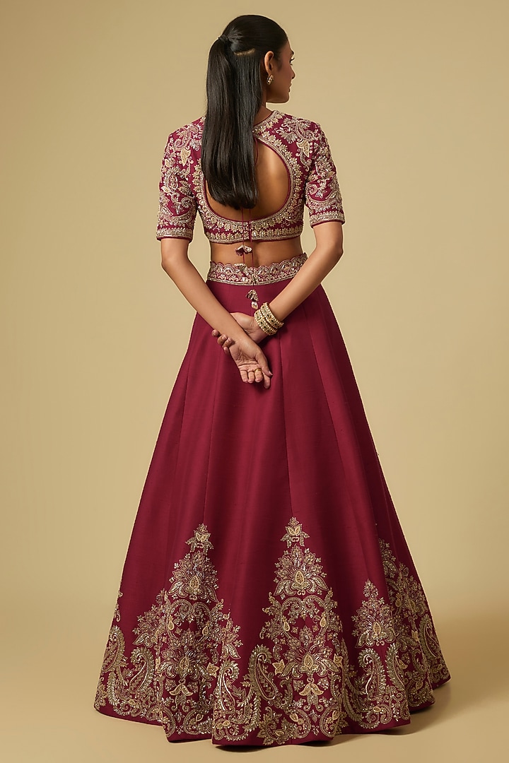 Rani Pink Raw Silk Zardosi Embroidered Bridal Lehenga Set by Jayanti Reddy at Pernia's Pop Up Shop