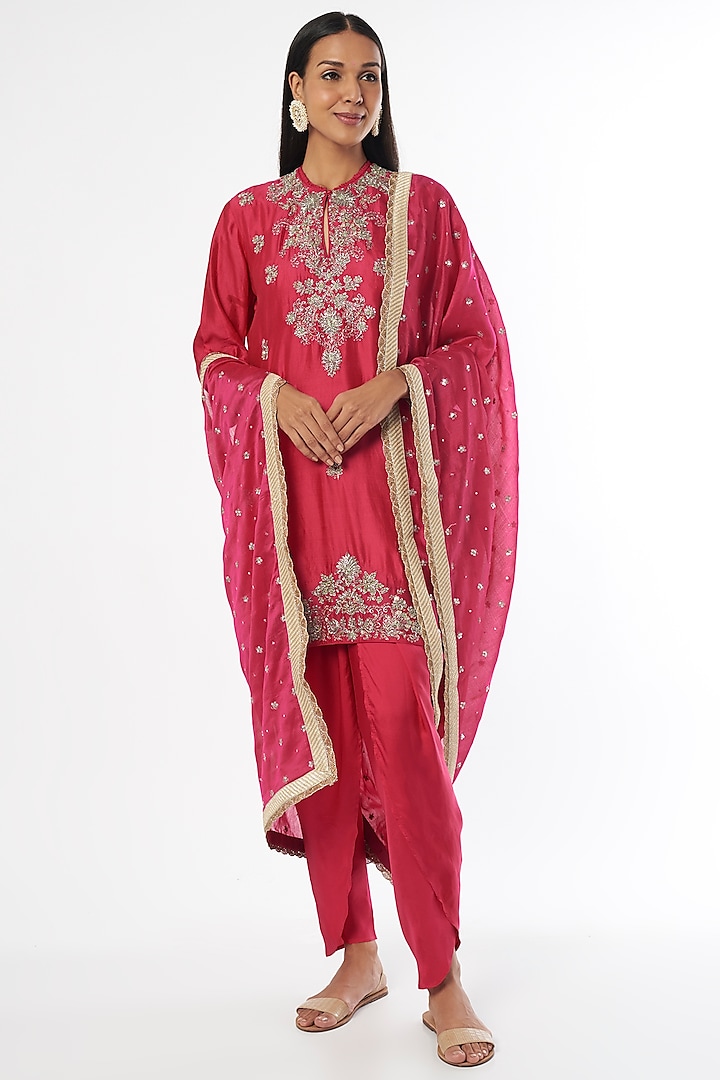Fuchsia Kurta Set In Silk by Jayanti Reddy at Pernia's Pop Up Shop