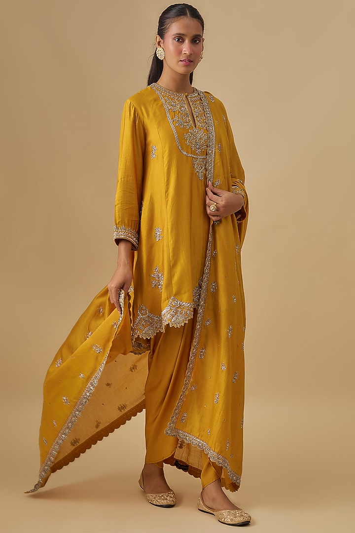 Mango Yellow Silk Zardosi Embroidered Tunic Set by Jayanti Reddy at Pernia's Pop Up Shop