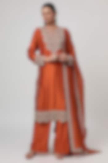 Orange Silk Zardosi Work Kurta Set by Jayanti Reddy at Pernia's Pop Up Shop