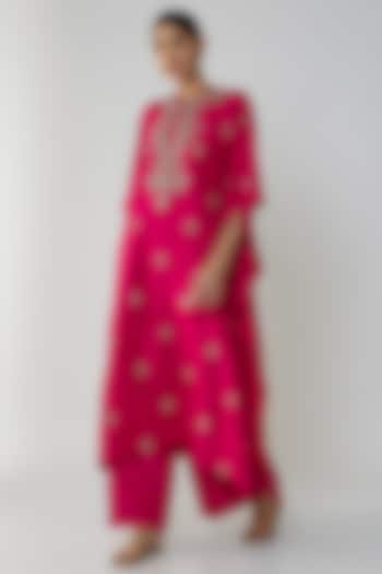 Pink Silk Zari Embroidered Kaftan Set by Jayanti Reddy at Pernia's Pop Up Shop