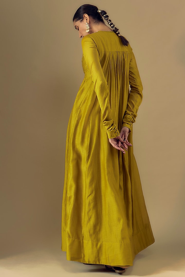Mustard Silk Zari Embroidered Bridal Anarkali Set by Jayanti Reddy at Pernia's Pop Up Shop