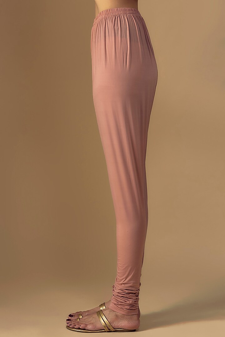 Peach Silk Zari Embroidered Bridal Anarkali Set by Jayanti Reddy at Pernia's Pop Up Shop
