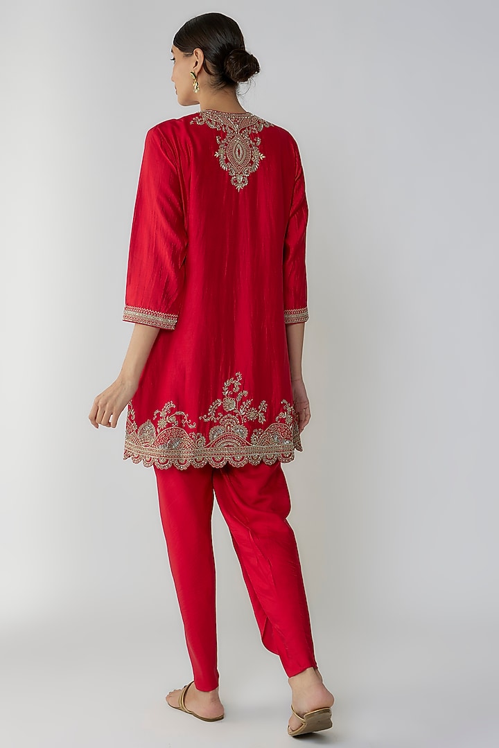 Red Silk Zari Embroidered Kurta Set by Jayanti Reddy at Pernia's Pop Up Shop