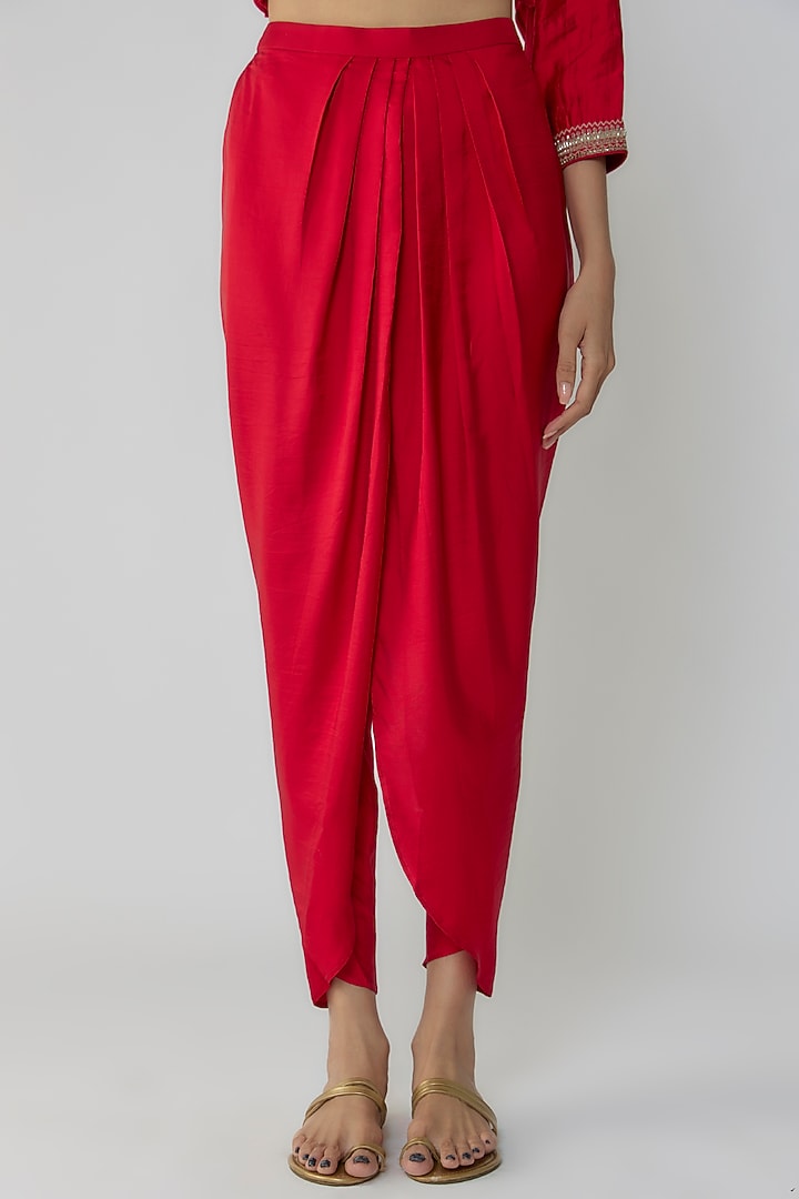 Red Silk Zari Embroidered Kurta Set by Jayanti Reddy at Pernia's Pop Up Shop