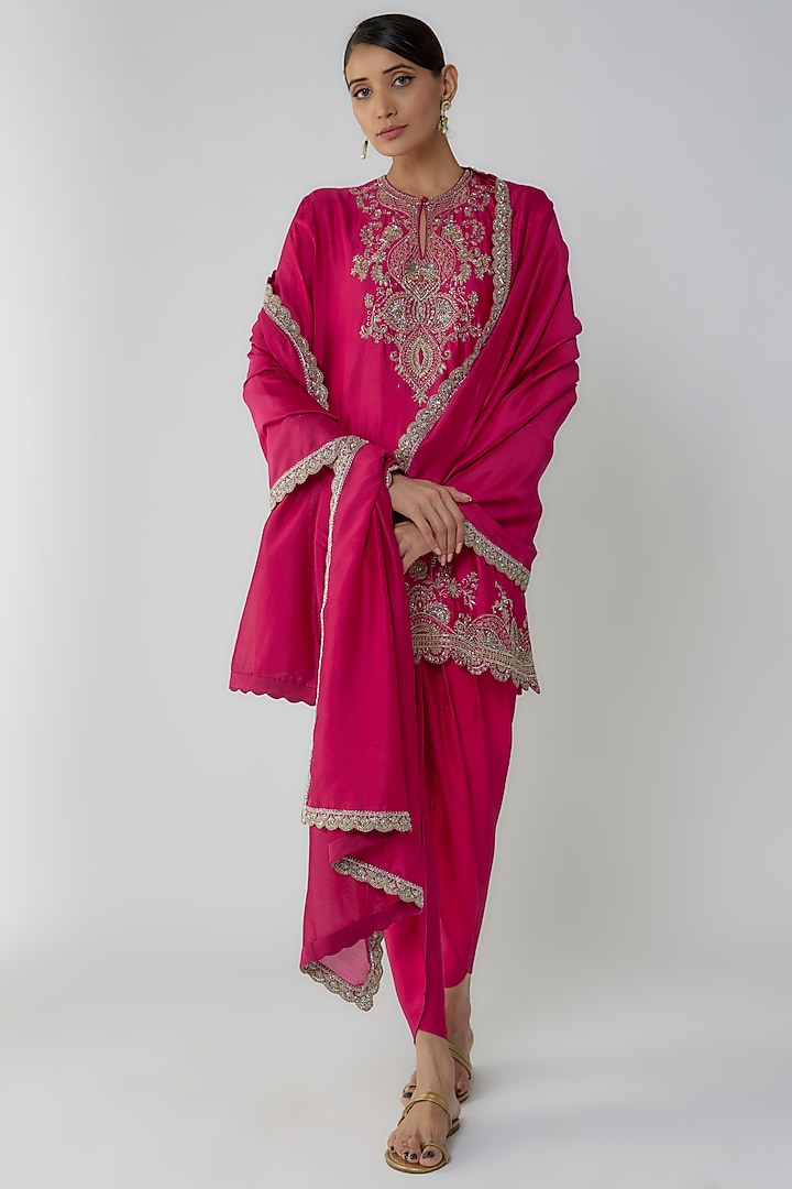 Pink Silk Zari Embroidered Kurta Set by Jayanti Reddy at Pernia's Pop Up Shop
