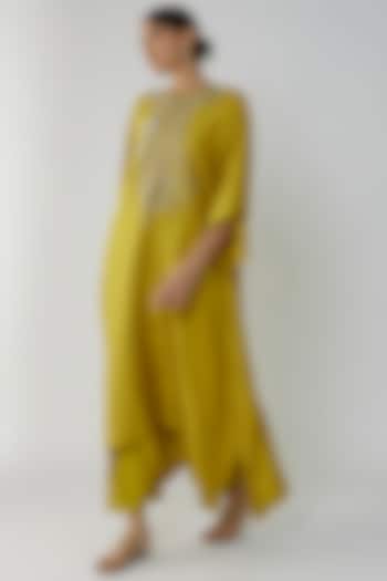 Mustard Silk Zari Embroidered Kaftan Set by Jayanti Reddy at Pernia's Pop Up Shop