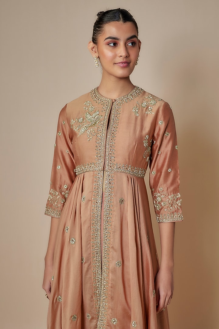 Peach Silk Zari Embroidered Bridal Anarkali Set by Jayanti Reddy at Pernia's Pop Up Shop