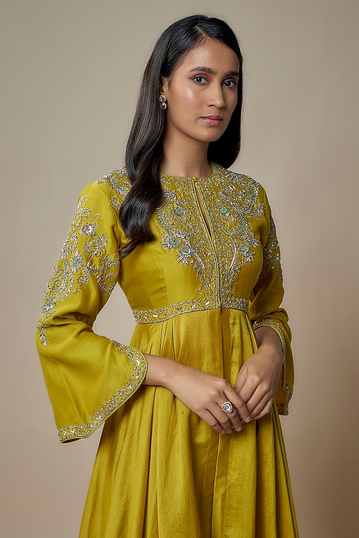 Mustard Silk Zari Embroidered Wedding Anarkali Set by Jayanti Reddy at Pernia's Pop Up Shop