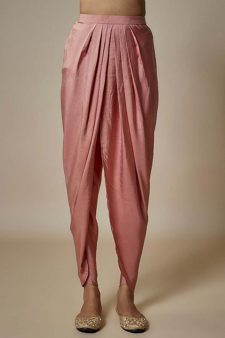 Peach Silk Zari Embroidered Cape Set by Jayanti Reddy at Pernia's Pop Up Shop