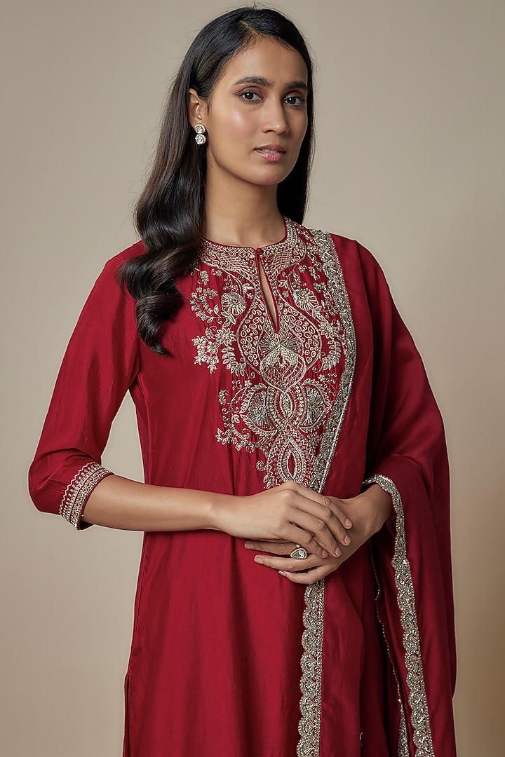 Red Silk Zari Embroidered Long Kurta Set by Jayanti Reddy at Pernia's Pop Up Shop