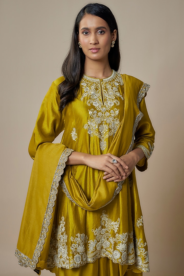 Mustard Silk Thread Work Paneled Tunic Set by Jayanti Reddy at Pernia's Pop Up Shop