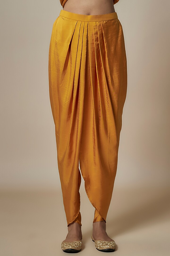 Mango Yellow Silk Zari Embroidered Paneled Kurta Set by Jayanti Reddy at Pernia's Pop Up Shop