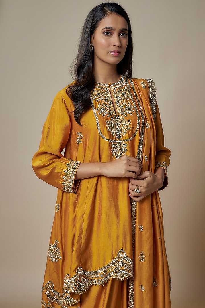 Mango Yellow Silk Zari Embroidered Paneled Kurta Set by Jayanti Reddy at Pernia's Pop Up Shop