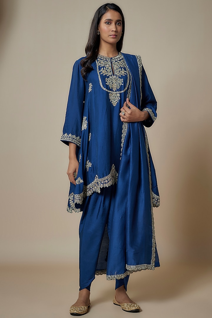 Navy Blue Silk Zari Embroidered Paneled Kurta Set by Jayanti Reddy at Pernia's Pop Up Shop