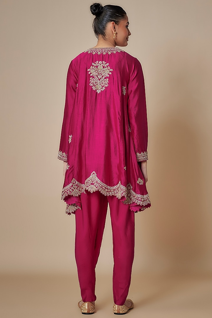 Rani Pink Silk Zari Embroidered Paneled Kurta Set by Jayanti Reddy at Pernia's Pop Up Shop