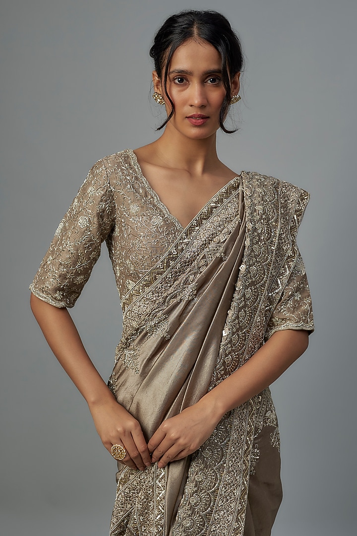 Beige Silk Zardosi Embroidered Bridal Saree Set by Jayanti Reddy at Pernia's Pop Up Shop