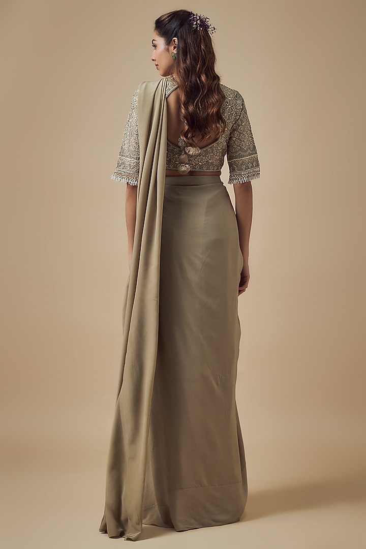 Gold Crepe Pre-Draped Reception Saree Set by Jayanti Reddy at Pernia's Pop Up Shop