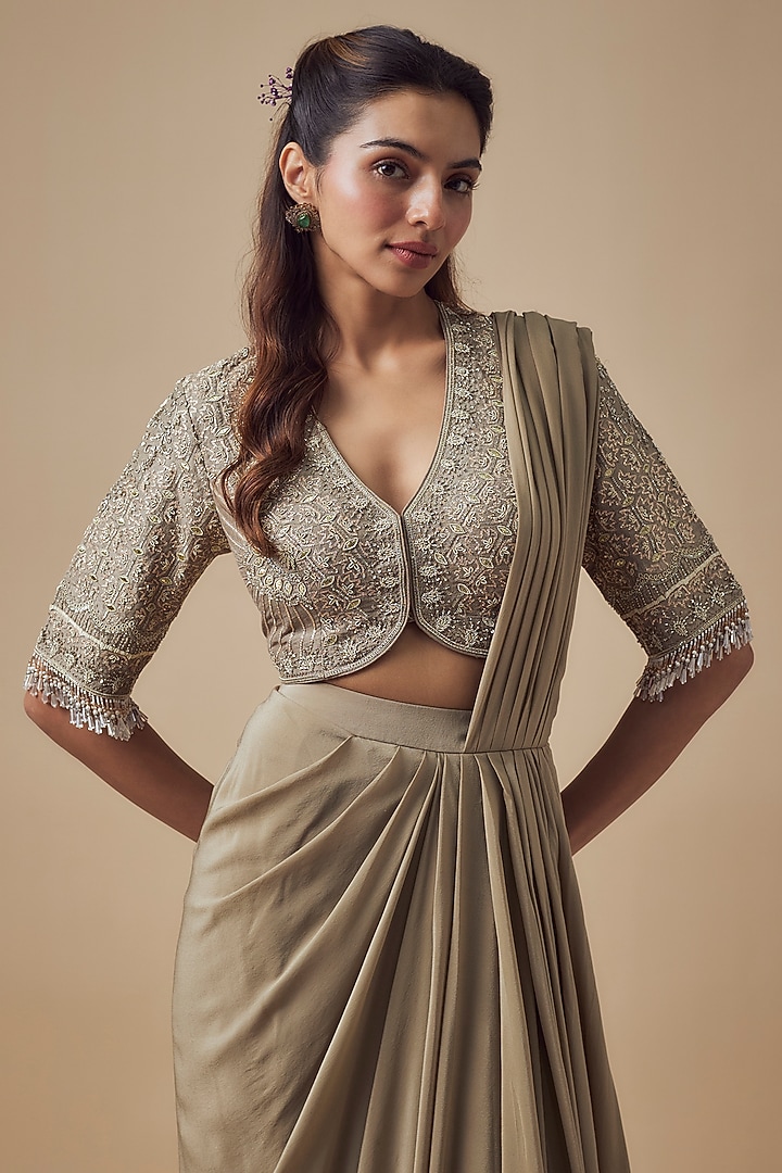 Gold Crepe Pre-Draped Reception Saree Set by Jayanti Reddy at Pernia's Pop Up Shop