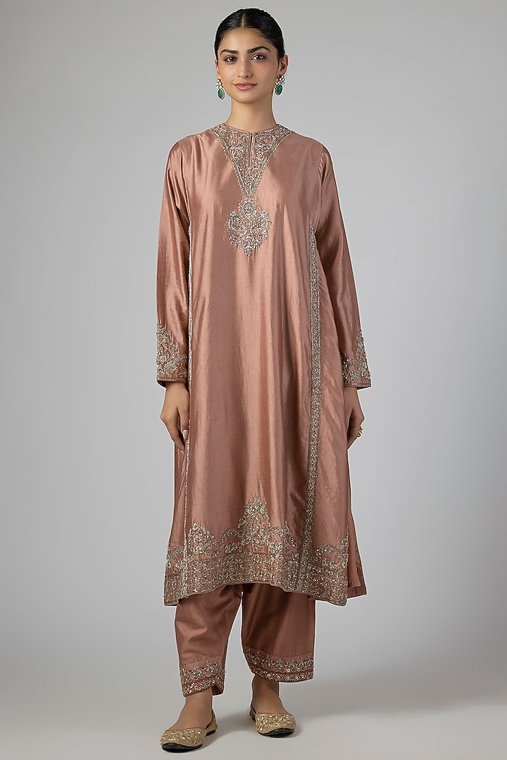Peach Silk Zardosi Work Kurta Set by Jayanti Reddy at Pernia's Pop Up Shop