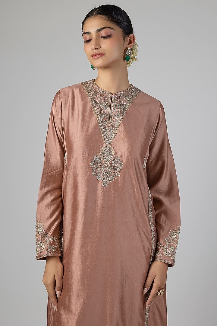 Peach Silk Zardosi Work Kurta Set by Jayanti Reddy at Pernia's Pop Up Shop