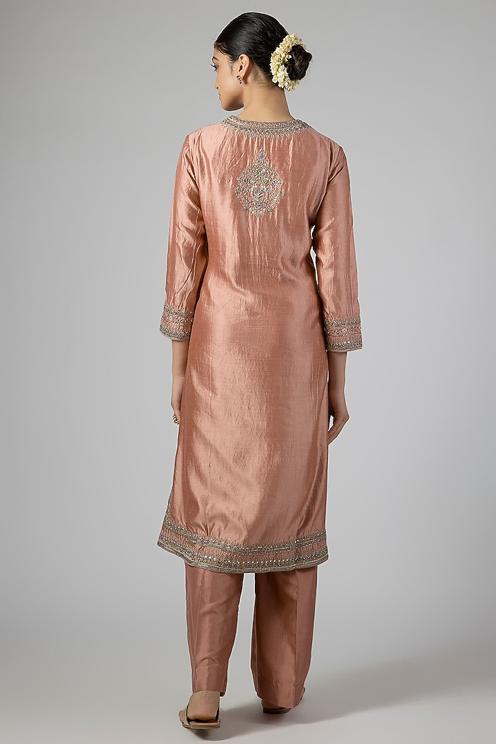 Peach Silk Zardosi Work Kurta Set by Jayanti Reddy at Pernia's Pop Up Shop