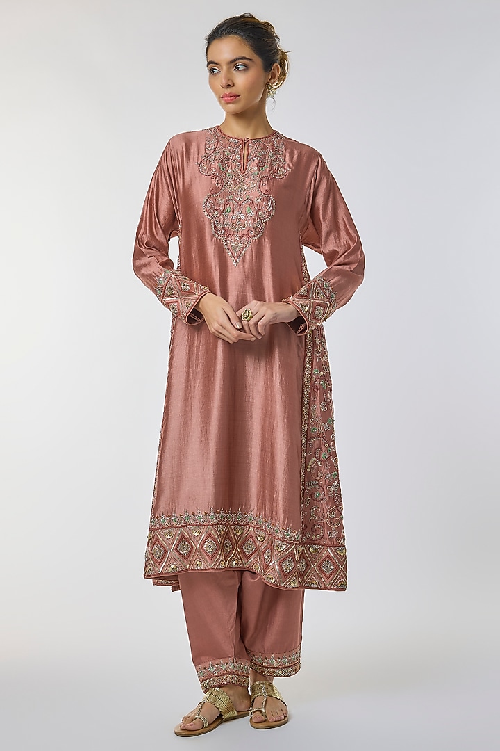 Peach Silk Zardosi Work Kurta Set by Jayanti Reddy at Pernia's Pop Up Shop