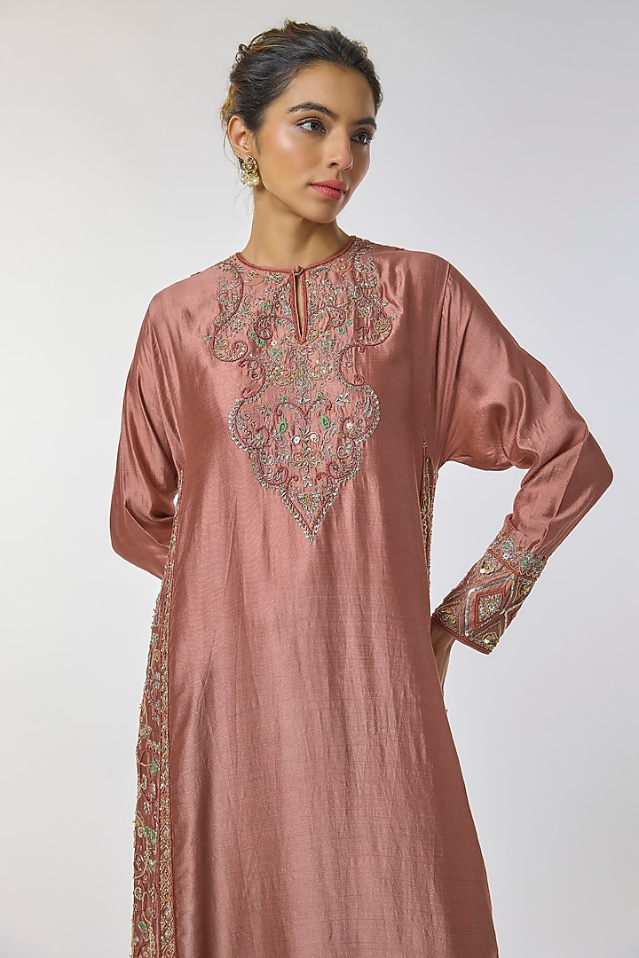 Peach Silk Zardosi Work Kurta Set by Jayanti Reddy at Pernia's Pop Up Shop